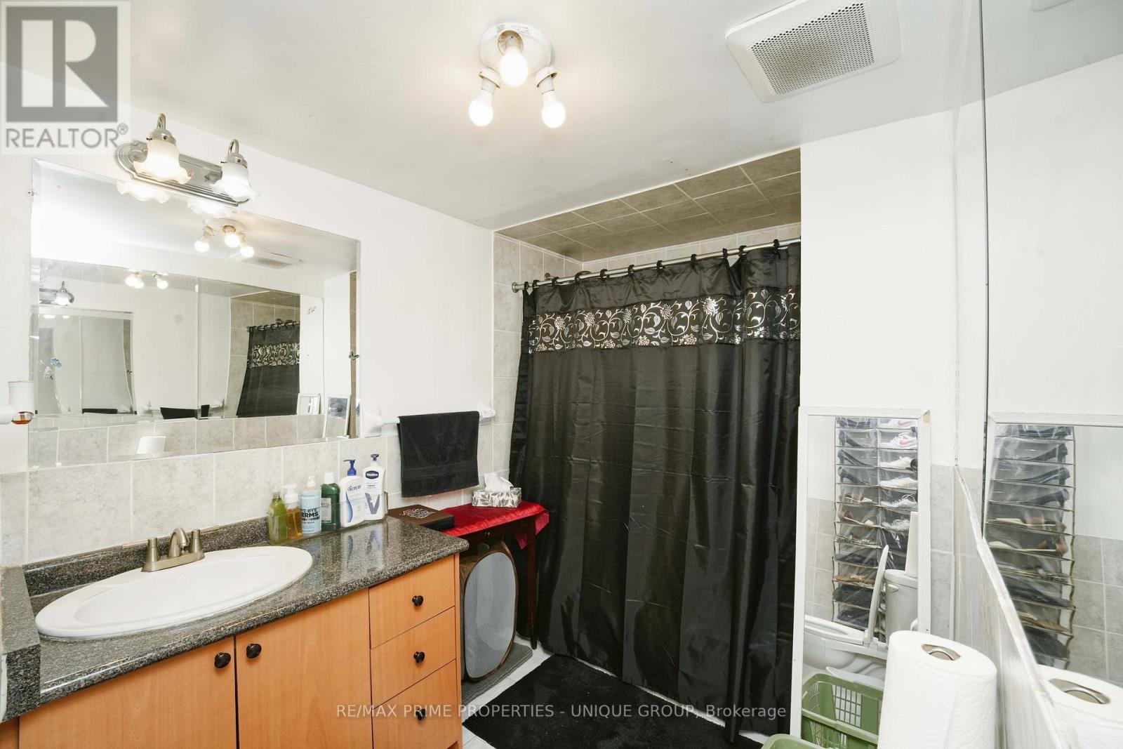 7001 Chigwel Court, Mississauga, Ontario  L4T 1N3 - Photo 34 - W12706780