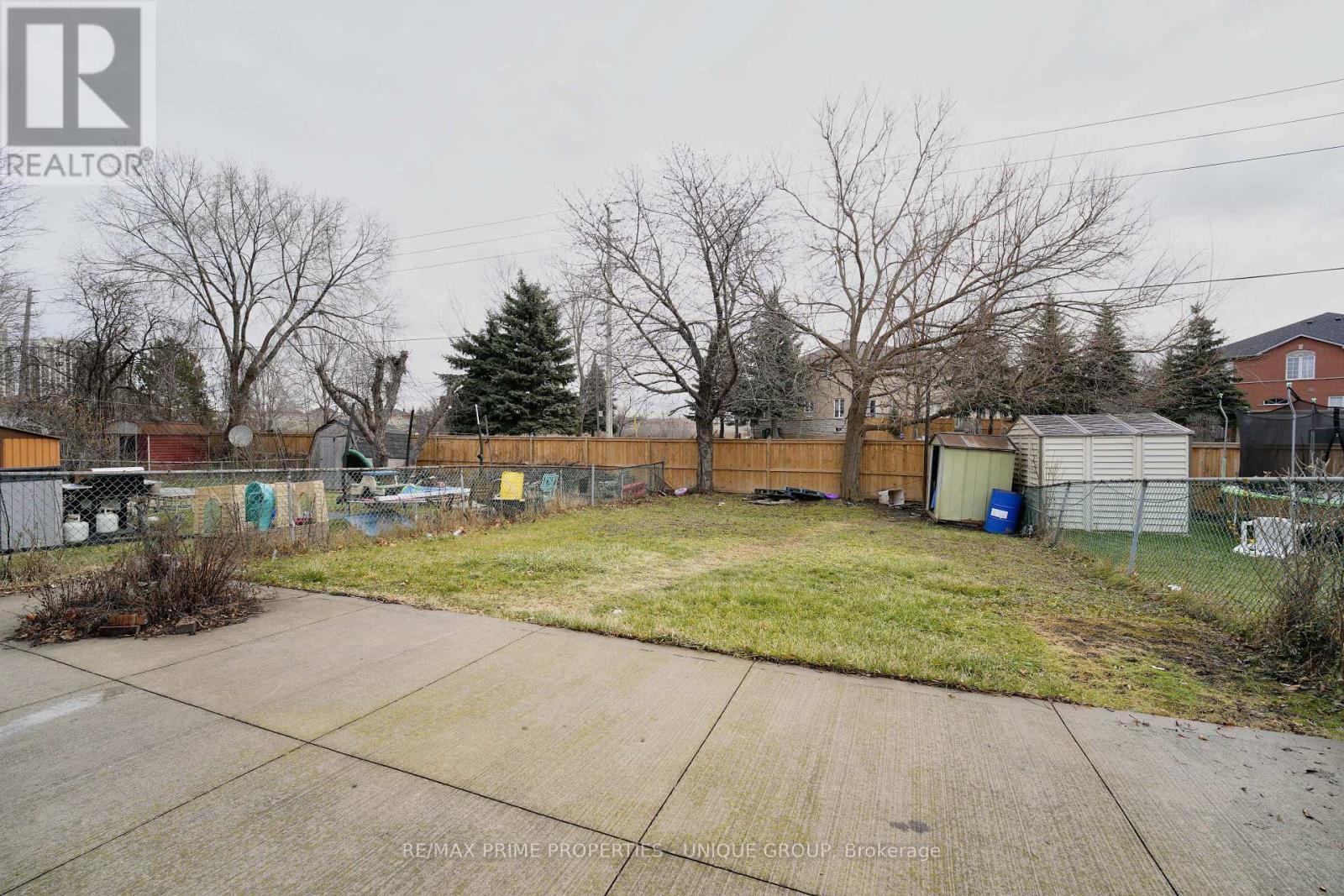 7001 Chigwel Court, Mississauga, Ontario  L4T 1N3 - Photo 46 - W12706780