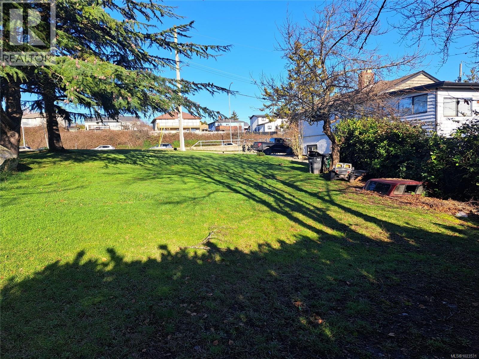 275 Battleford Ave, Saanich, British Columbia