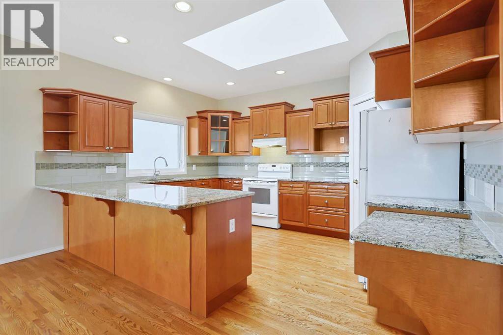 108 Hamptons Heights Nw, Calgary, Alberta  T3A 5S1 - Photo 2 - A2276320