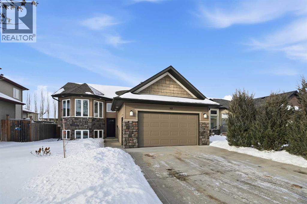 40 Walker Boulevard, Red Deer, Alberta  T4N 7E4 - Photo 2 - A2277745