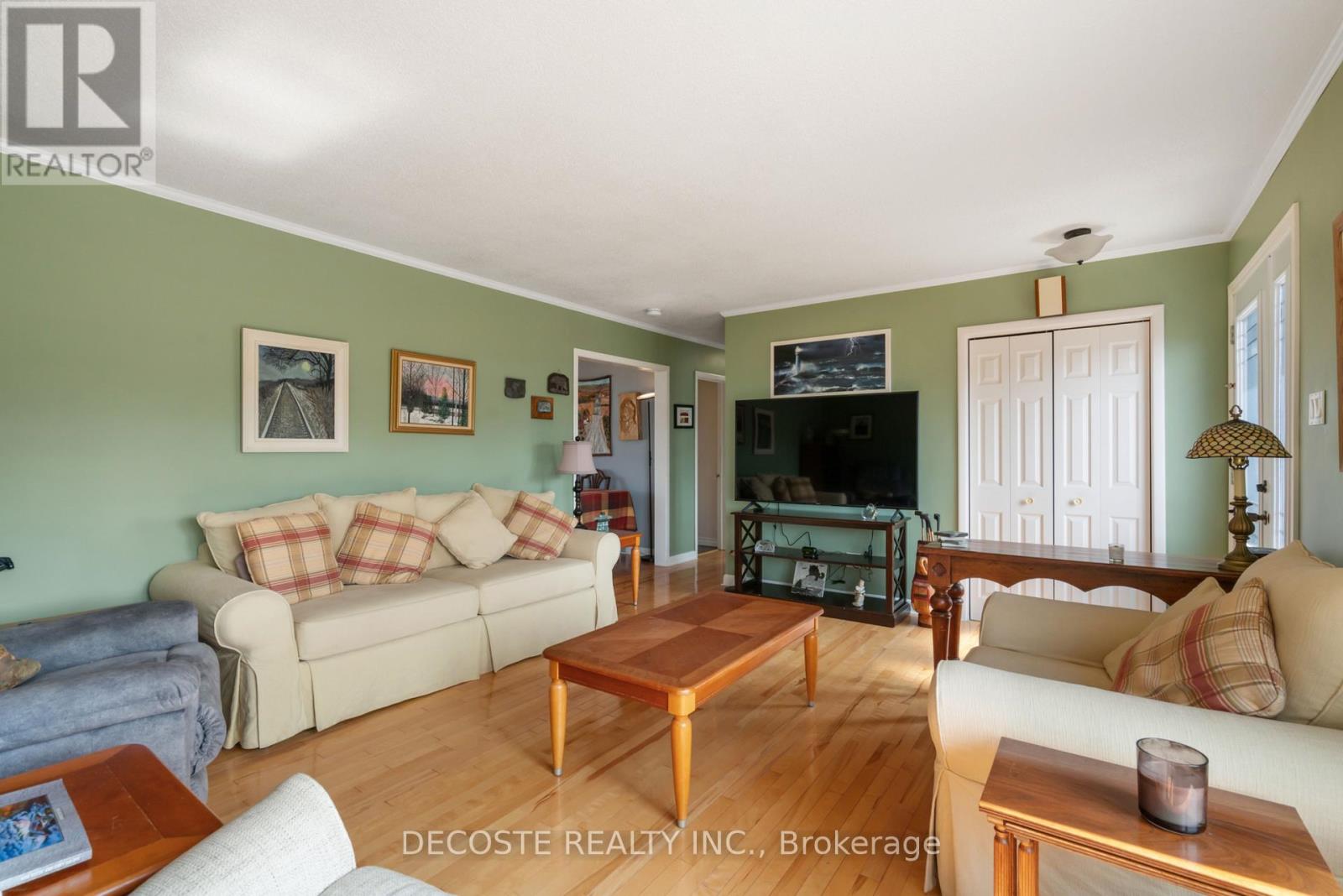 137 Park Avenue, North Glengarry, Ontario  K0C 1A0 - Photo 6 - X12439850