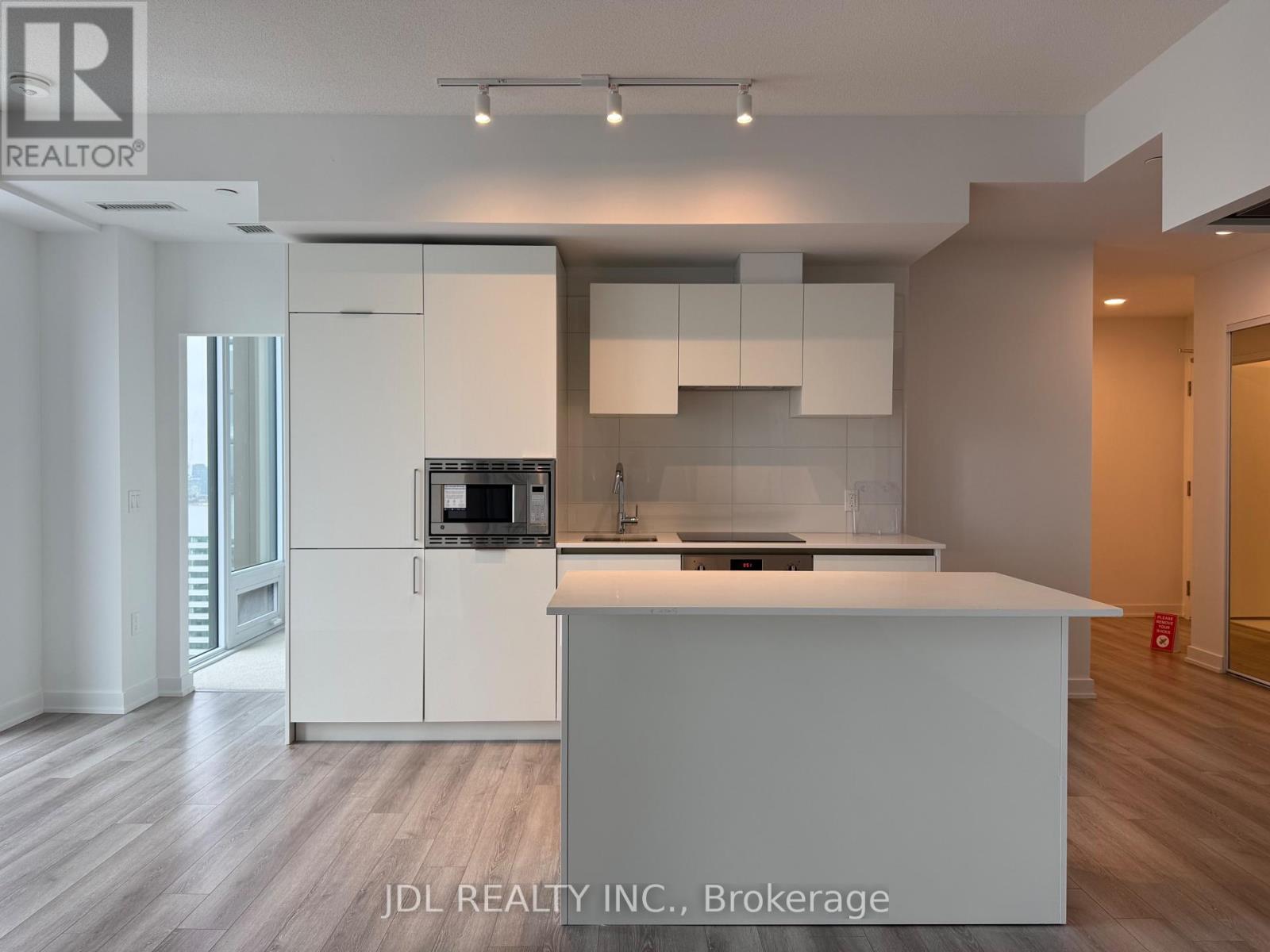 3709 - 238 Simcoe Street, Toronto, Ontario  M5T 3B9 - Photo 4 - C12706796