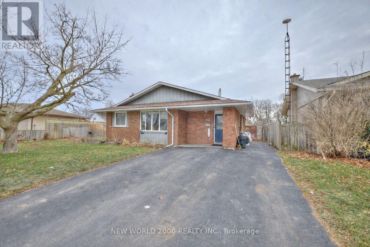 62 Champlain Avenue, Welland, Ontario  L3C 2L7 - Photo 2 - X12705798