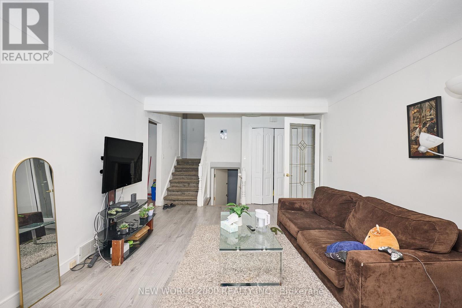 62 Champlain Avenue, Welland, Ontario  L3C 2L7 - Photo 6 - X12705798