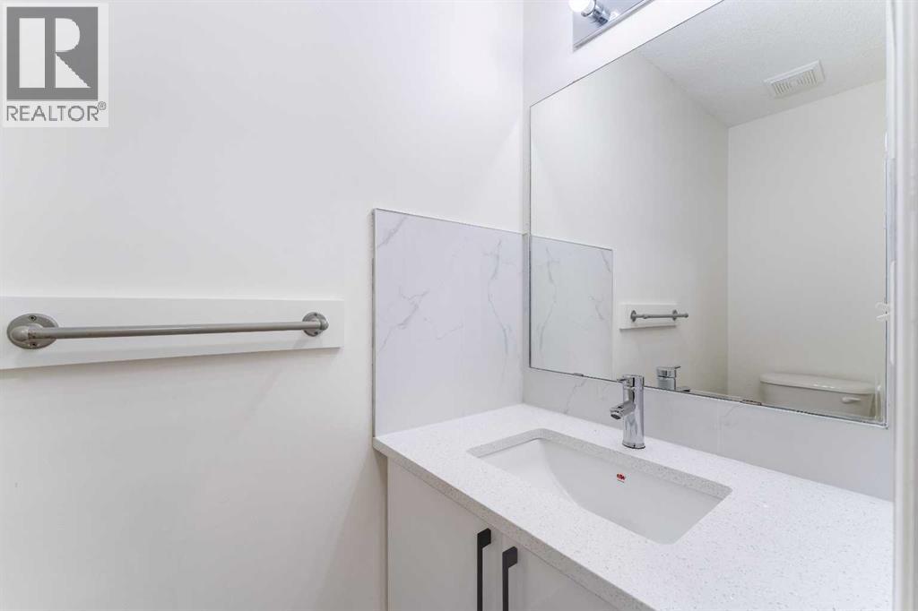 121 Eversyde Point Sw, Calgary, Alberta  T2Y 4X7 - Photo 8 - A2266373