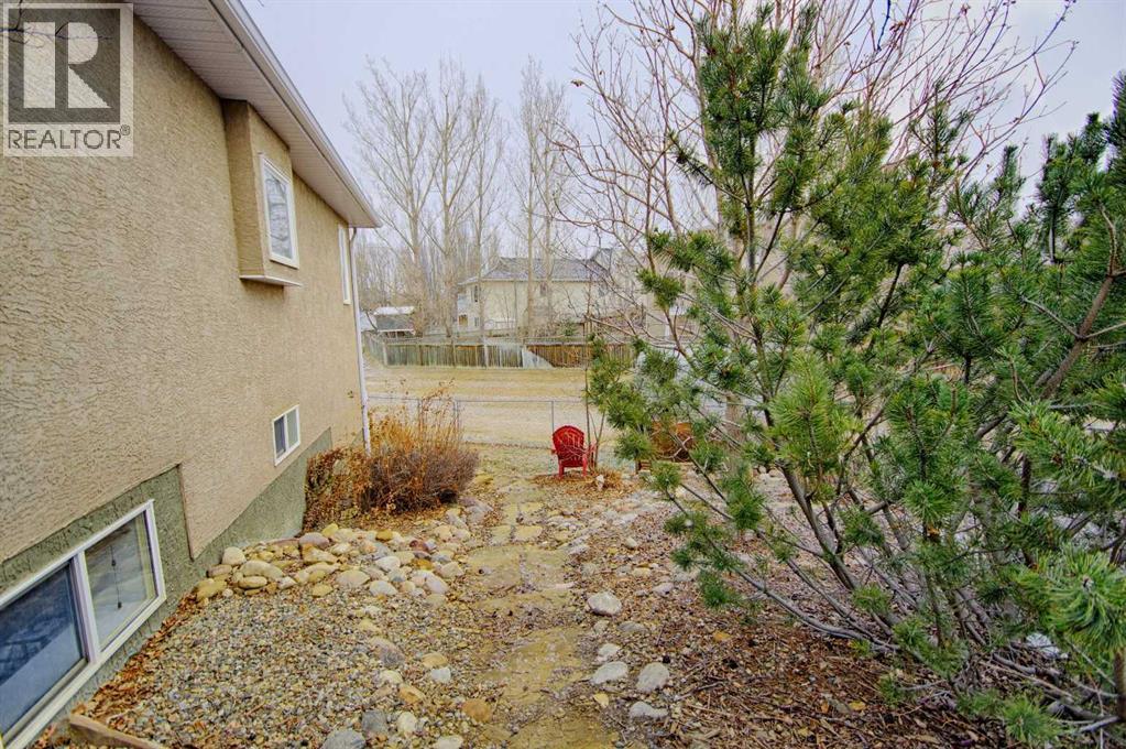 43 Chilcotin Way W, Lethbridge, Alberta  T1K 7L7 - Photo 24 - A2277934