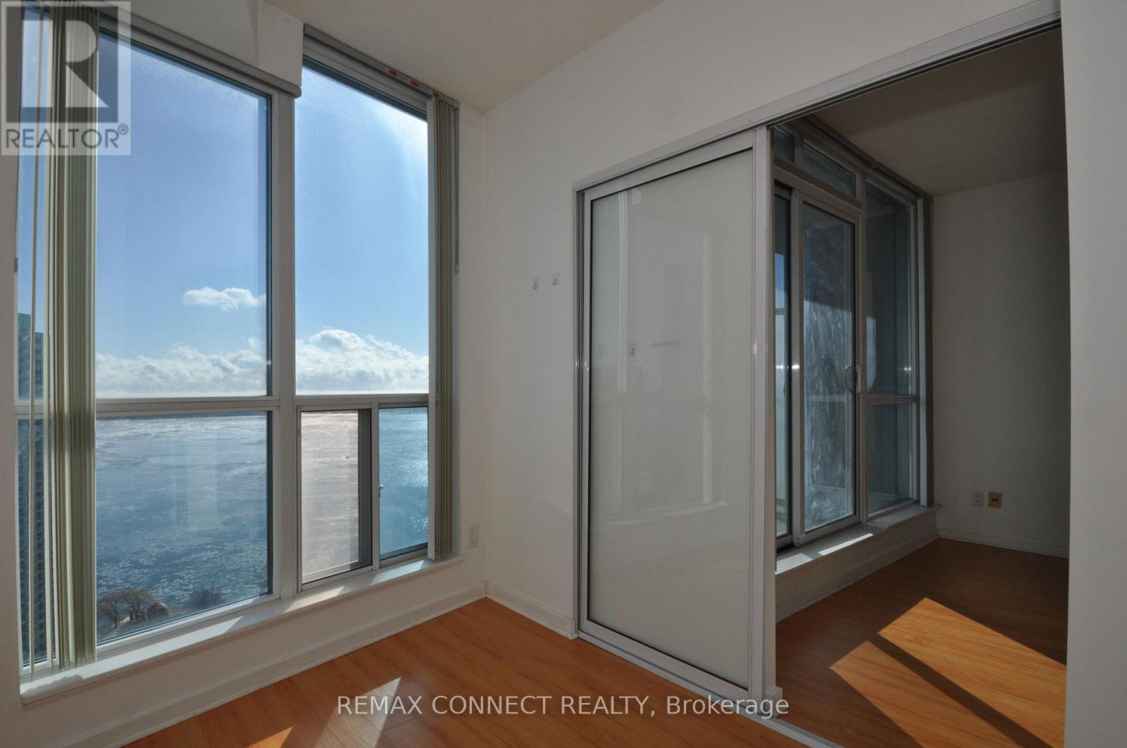 3303 - 208 Queens Quay W, Toronto, Ontario  M5J 2Y5 - Photo 11 - C12706830