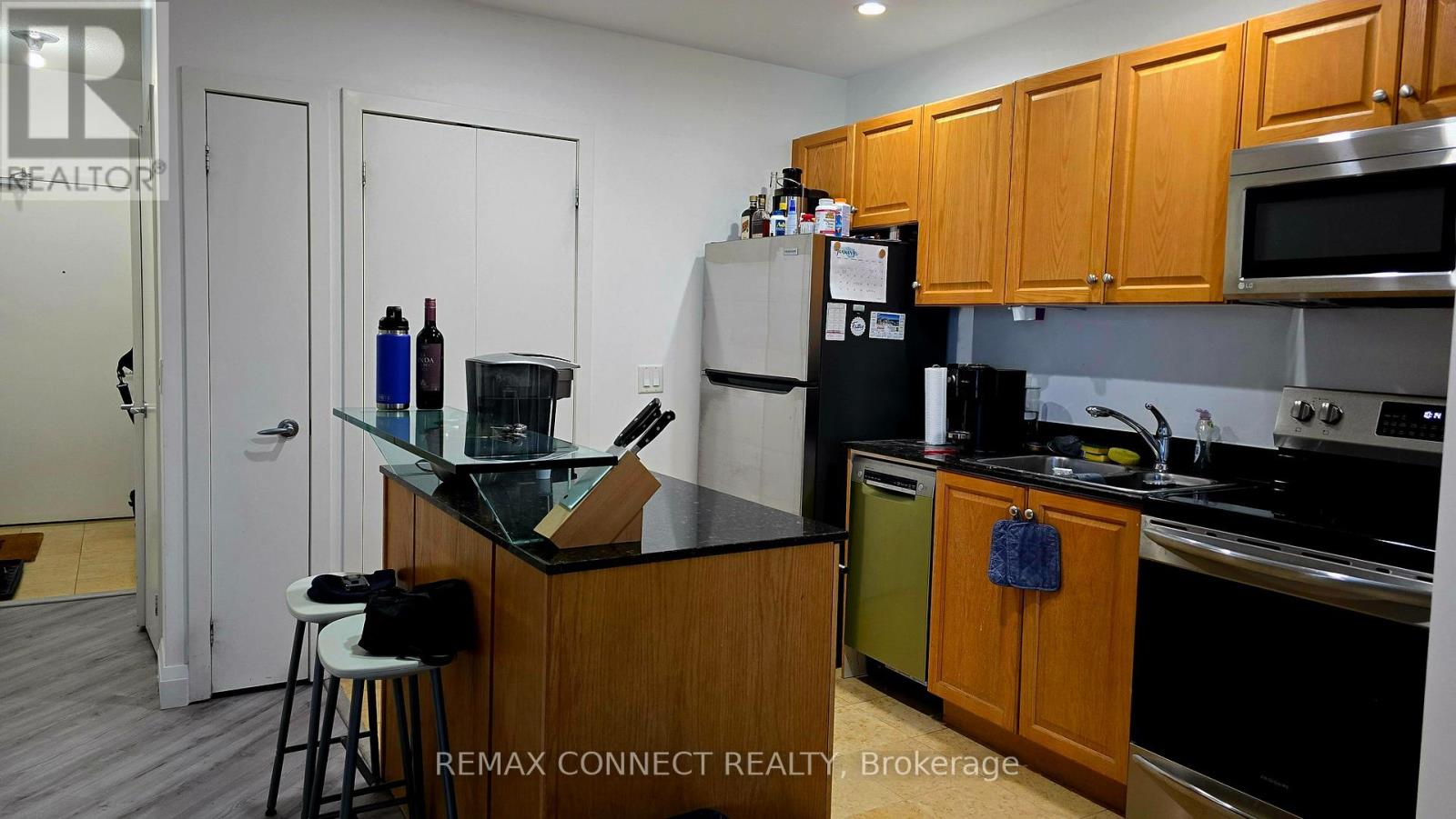 3303 - 208 Queens Quay W, Toronto, Ontario  M5J 2Y5 - Photo 9 - C12706830