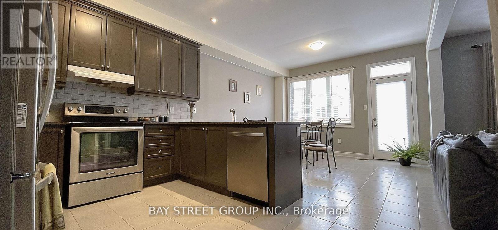 279 John Davis Gate, Whitchurch-Stouffville, Ontario  L4A 1T5 - Photo 3 - N12706814