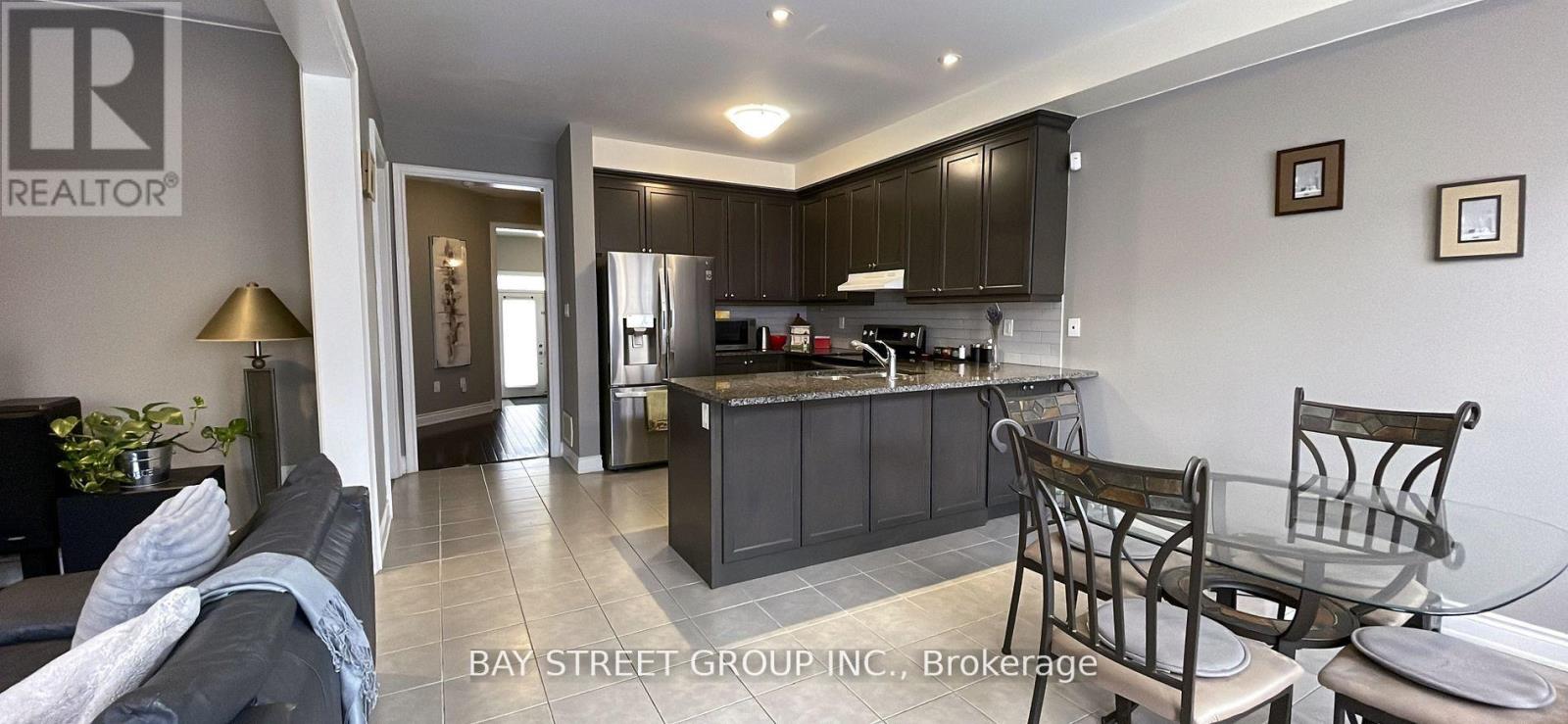 279 John Davis Gate, Whitchurch-Stouffville, Ontario  L4A 1T5 - Photo 5 - N12706814