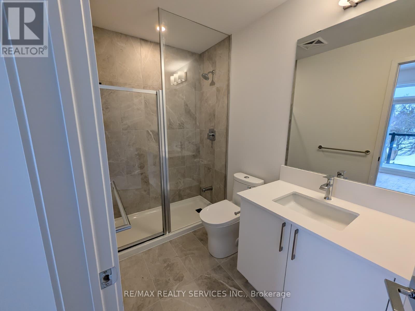Th15 - 498 Plains Road E, Burlington, Ontario  L7T 0C9 - Photo 11 - W12706836