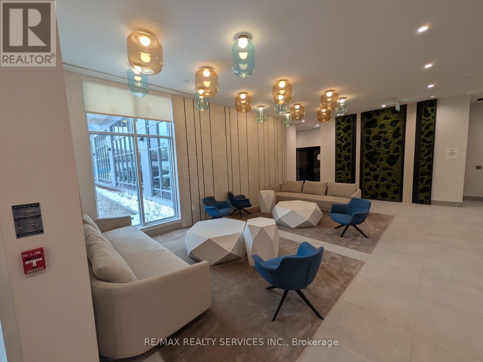 Th15 - 498 Plains Road E, Burlington, Ontario  L7T 0C9 - Photo 16 - W12706836