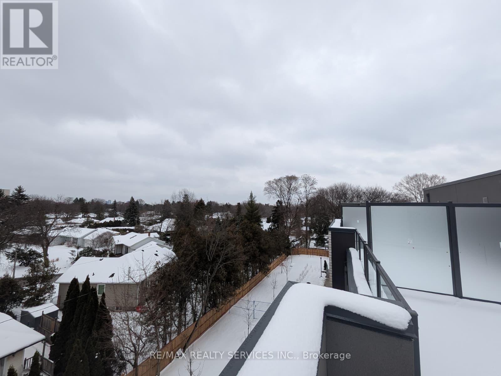 Th15 - 498 Plains Road E, Burlington, Ontario  L7T 0C9 - Photo 18 - W12706836