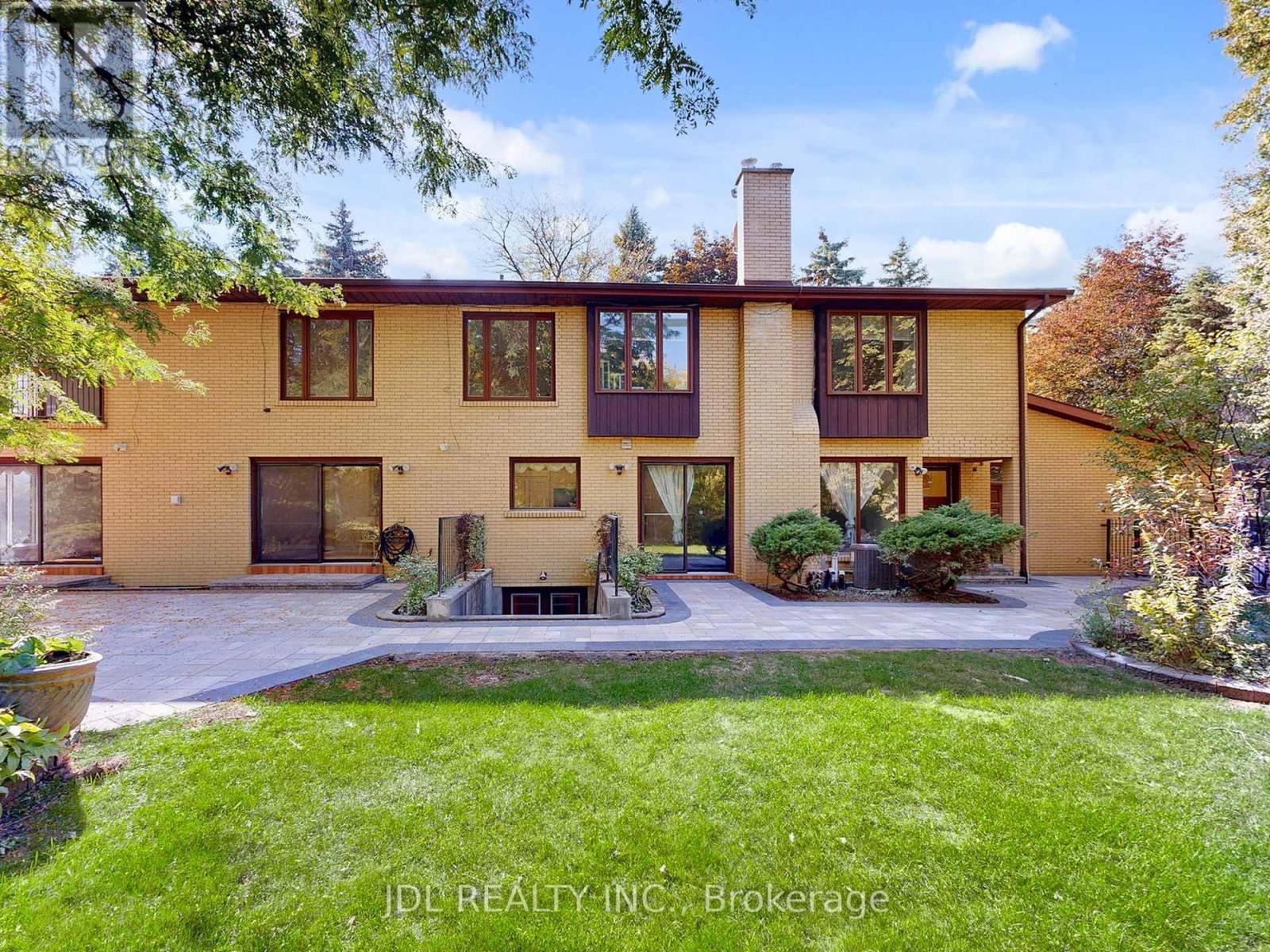 11 Moodie Drive, Richmond Hill, Ontario  L4C 8C9 - Photo 2 - N12539696