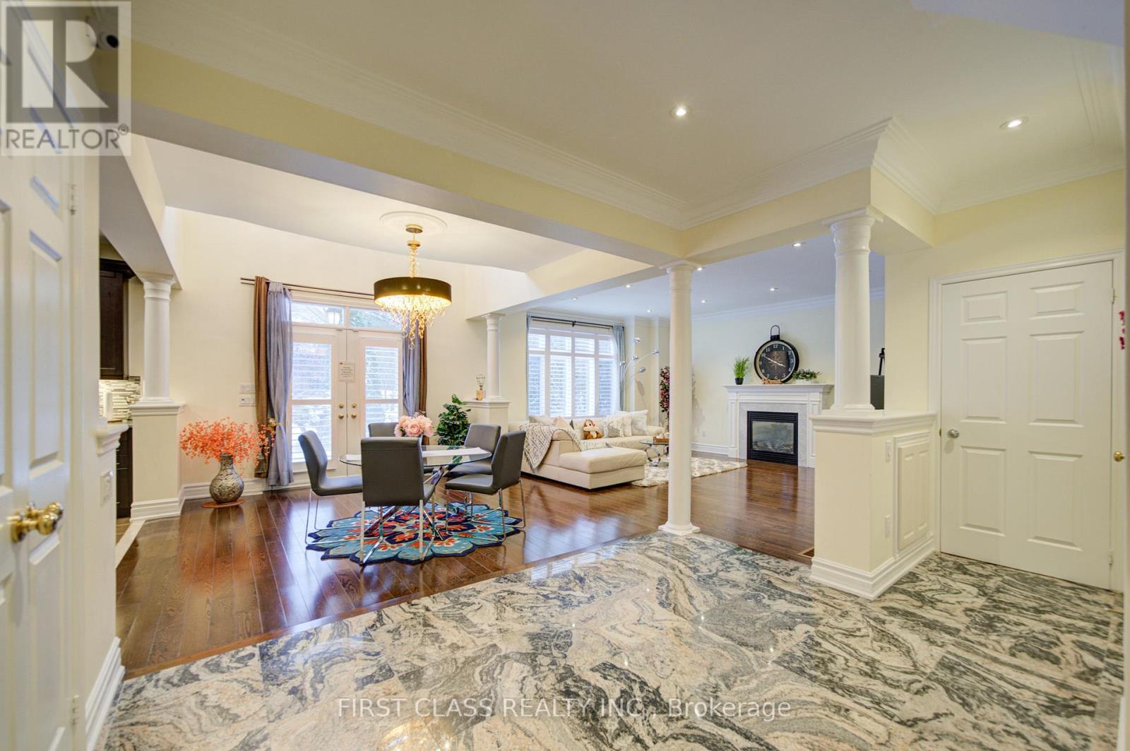 73 Glengordon Crescent, Markham, Ontario  L6C 0K1 - Photo 6 - N12706846