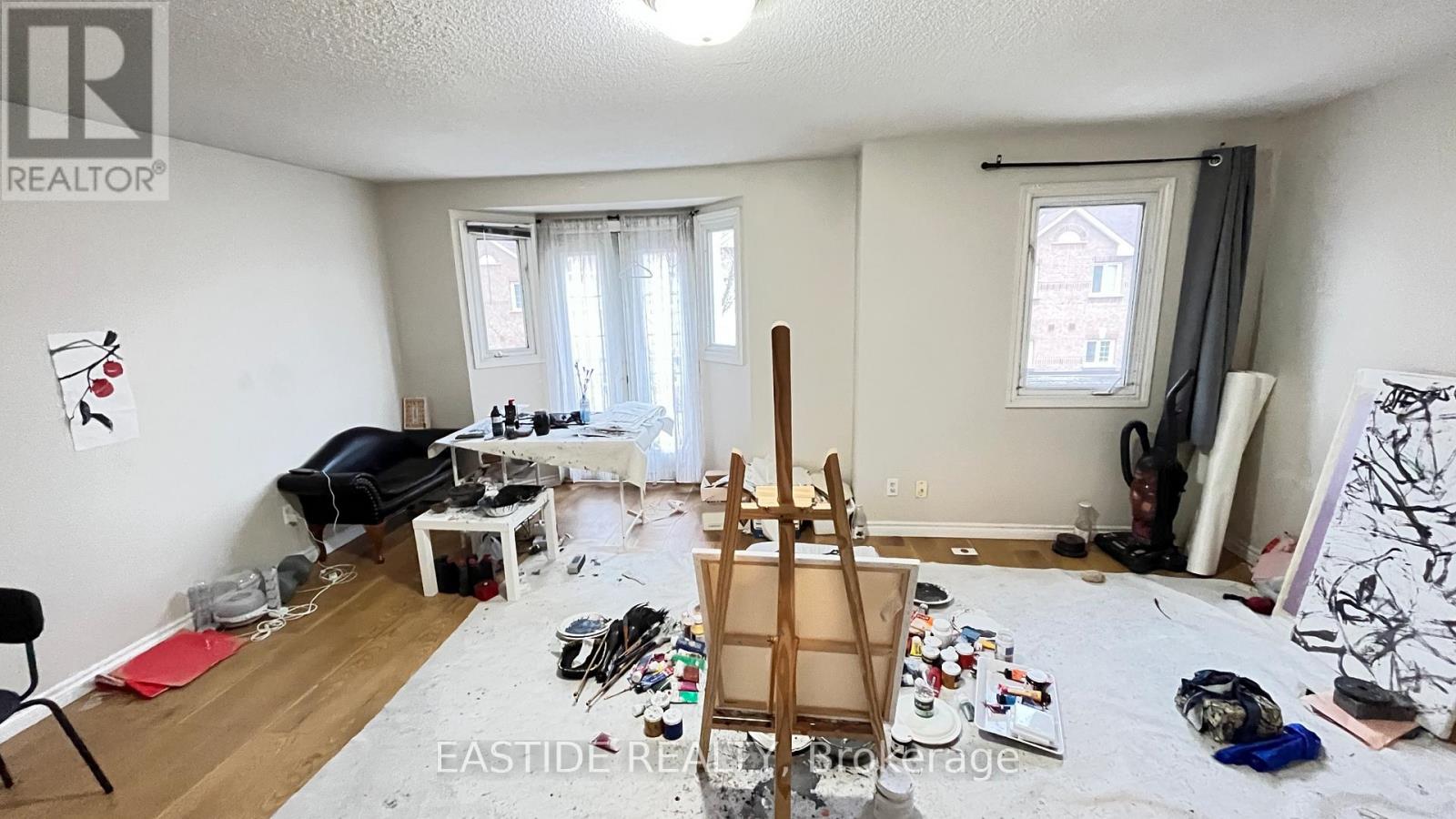 151 Townsgate Drive, Vaughan, Ontario  L4J 8J7 - Photo 6 - N12706864