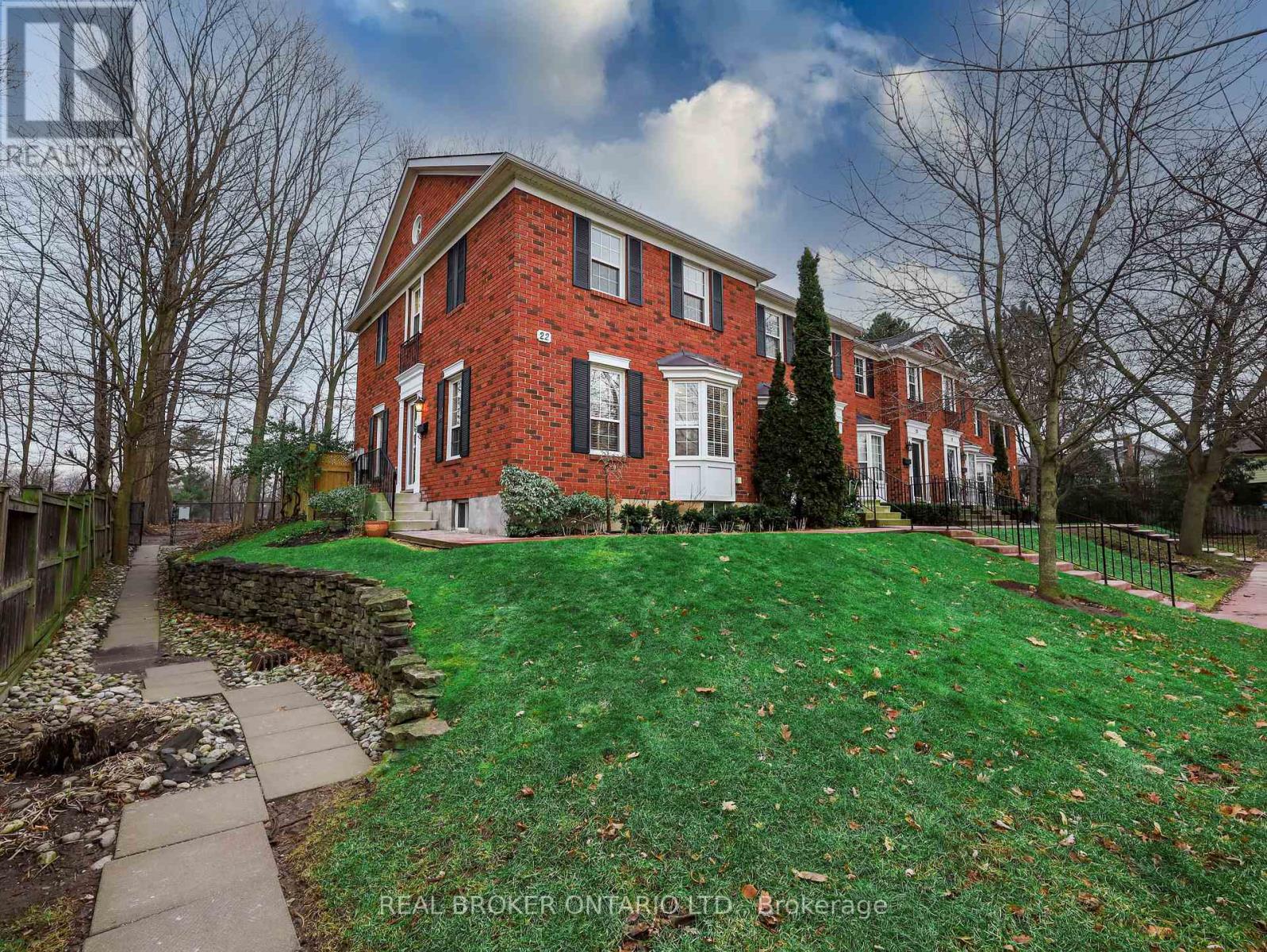 22 - 2390 WOODWARD AVENUE, Burlington, Ontario