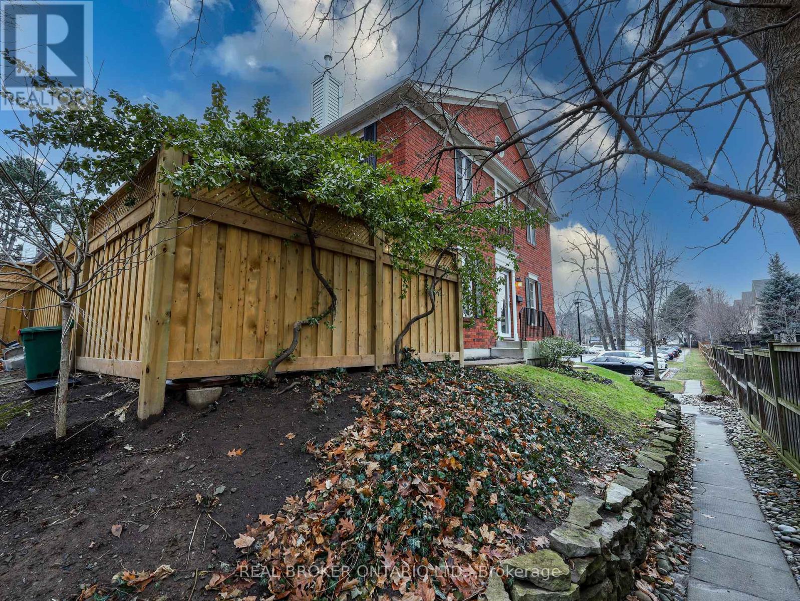 22 - 2390 Woodward Avenue, Burlington, Ontario  L7R 1T9 - Photo 6 - W12706862