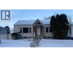 518 4 Avenue W, Brooks, Alberta