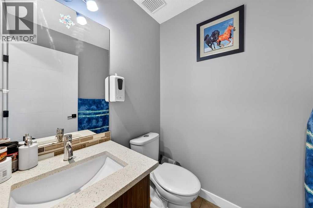 214 Martinwood Place Ne, Calgary, Alberta  T3J 3H6 - Photo 11 - A2274044