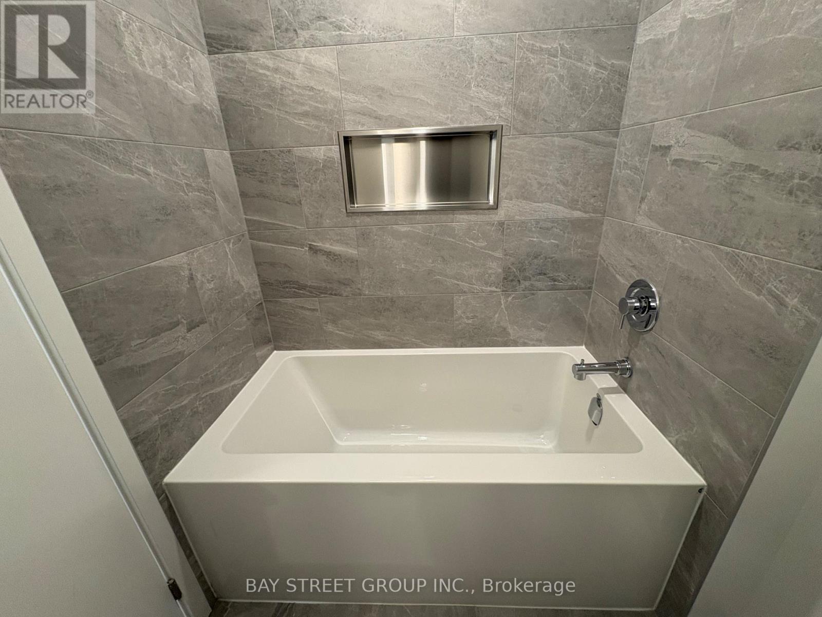 4801 - 395 Square One Drive, Mississauga, Ontario  L5B 0P6 - Photo 10 - W12706878