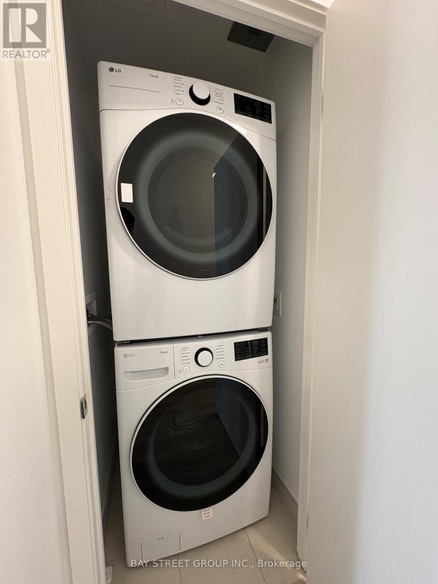 4801 - 395 Square One Drive, Mississauga, Ontario  L5B 0P6 - Photo 15 - W12706878