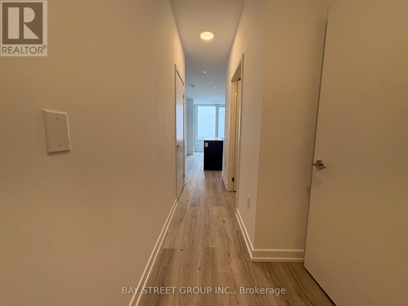 4801 - 395 Square One Drive, Mississauga, Ontario  L5B 0P6 - Photo 2 - W12706878