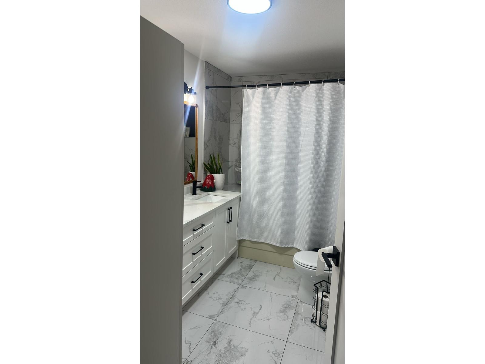 12737 Crescent Road, Surrey, British Columbia  V4A 2V6 - Photo 15 - R3074157