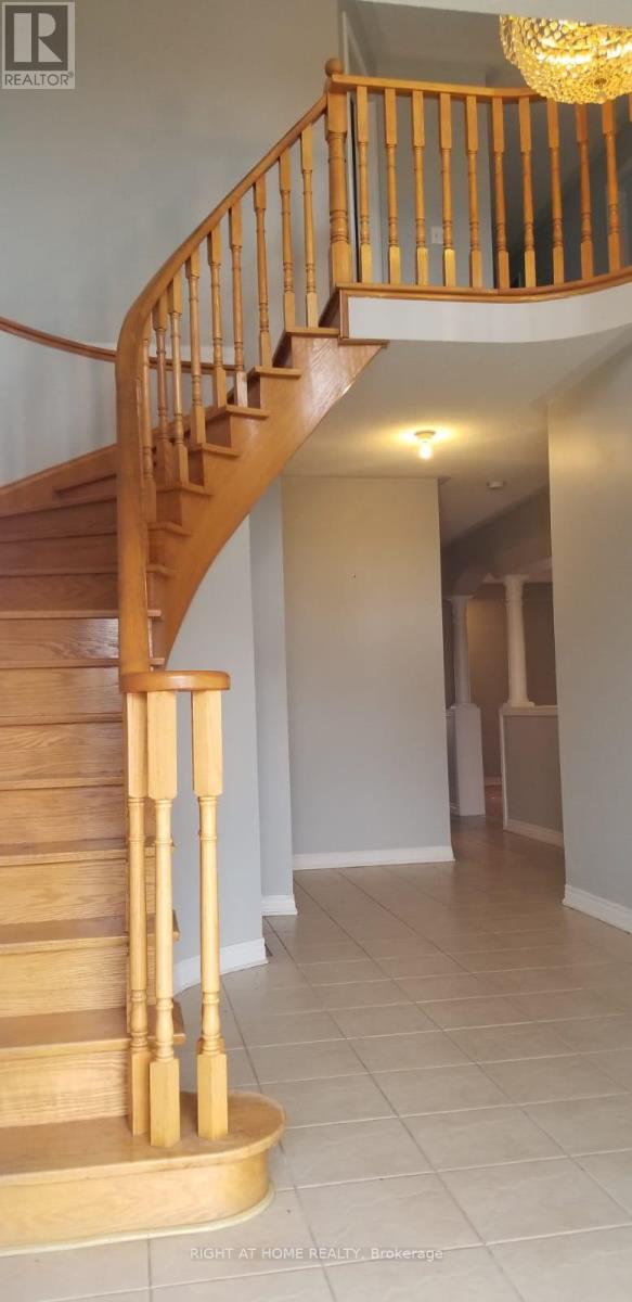 Main Unit - 446 Pettite Trail W, Milton, Ontario  L9T 6W8 - Photo 8 - W12658830