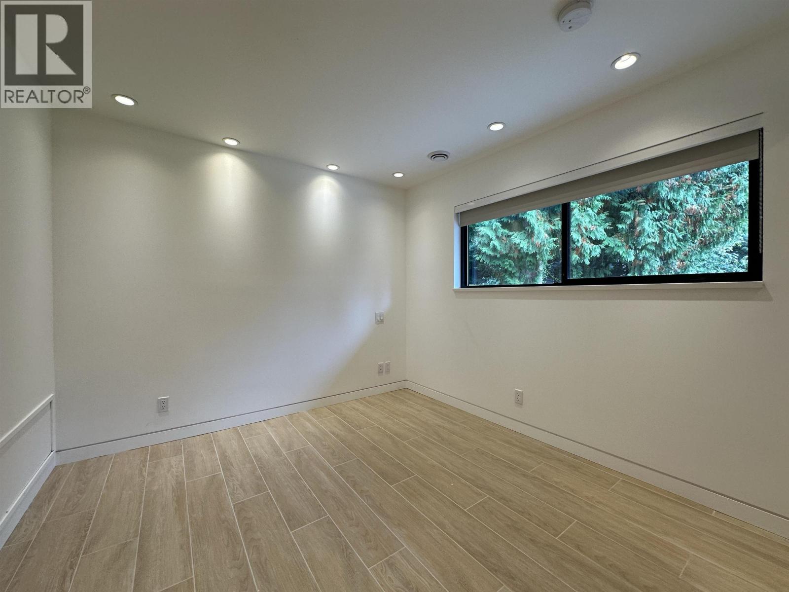 8258 Burnlake Drive, Burnaby, British Columbia  V5A 3K9 - Photo 9 - R3079141