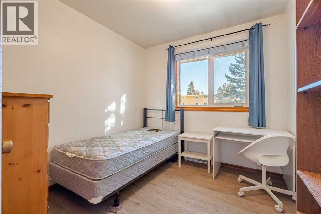 3152 Blakiston Drive Nw, Calgary, Alberta  T2L 1L8 - Photo 11 - A2279381