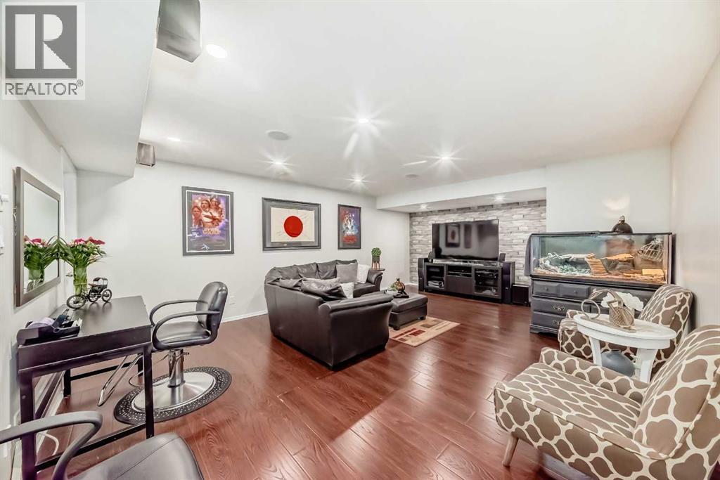 719 Panamount Boulevard Nw, Calgary, Alberta  T3K 0P7 - Photo 28 - A2279976