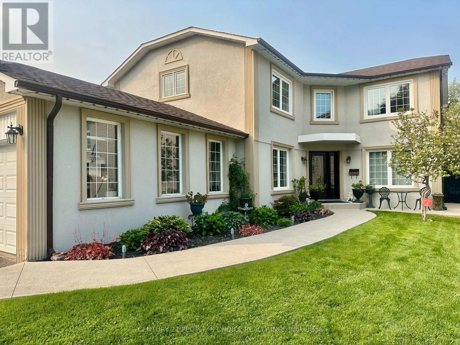 32 MADRID CRESCENT, Brampton, Ontario