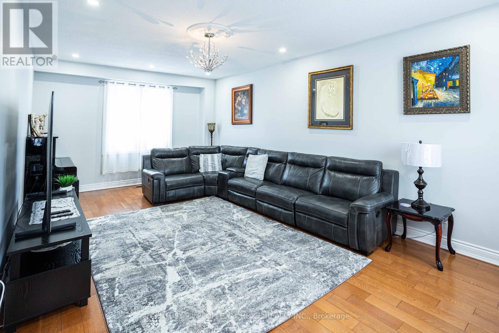 32 Madrid Crescent, Brampton, Ontario  L6S 2X4 - Photo 14 - W12659346