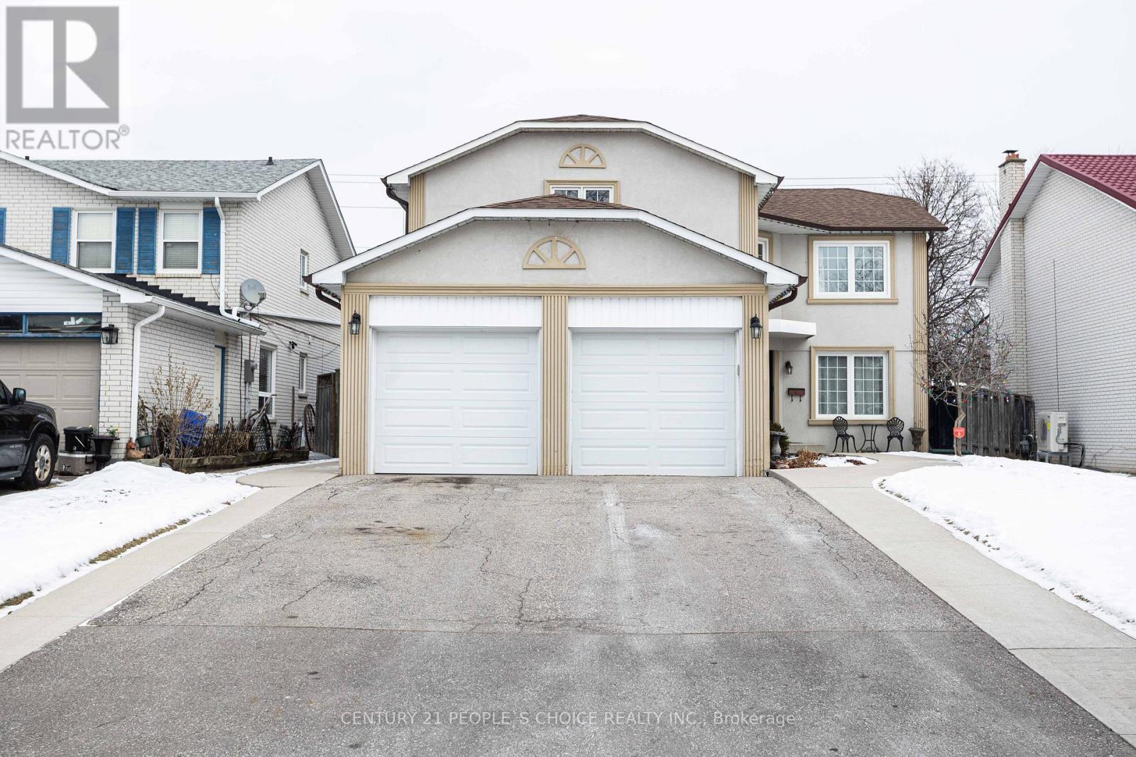 32 Madrid Crescent, Brampton, Ontario  L6S 2X4 - Photo 3 - W12659346