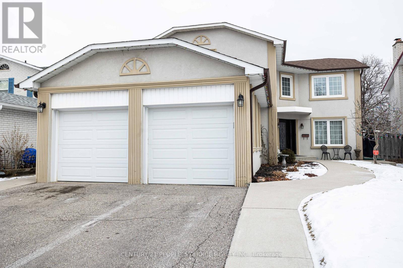 32 Madrid Crescent, Brampton, Ontario  L6S 2X4 - Photo 4 - W12659346