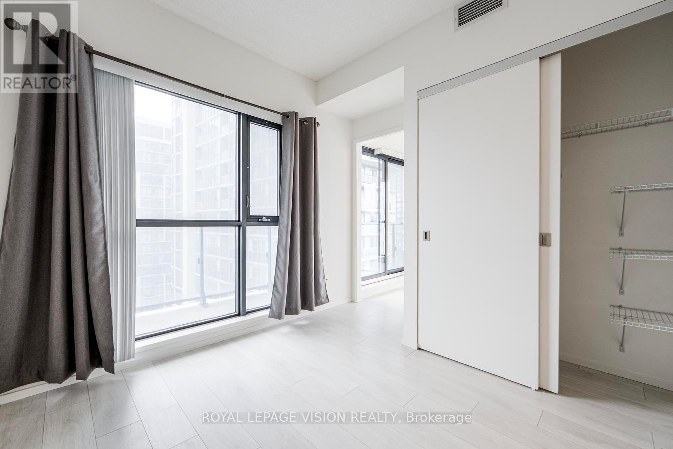 2401 - 159 Dundas Street E, Toronto, Ontario  M5B 1E4 - Photo 11 - C12706896