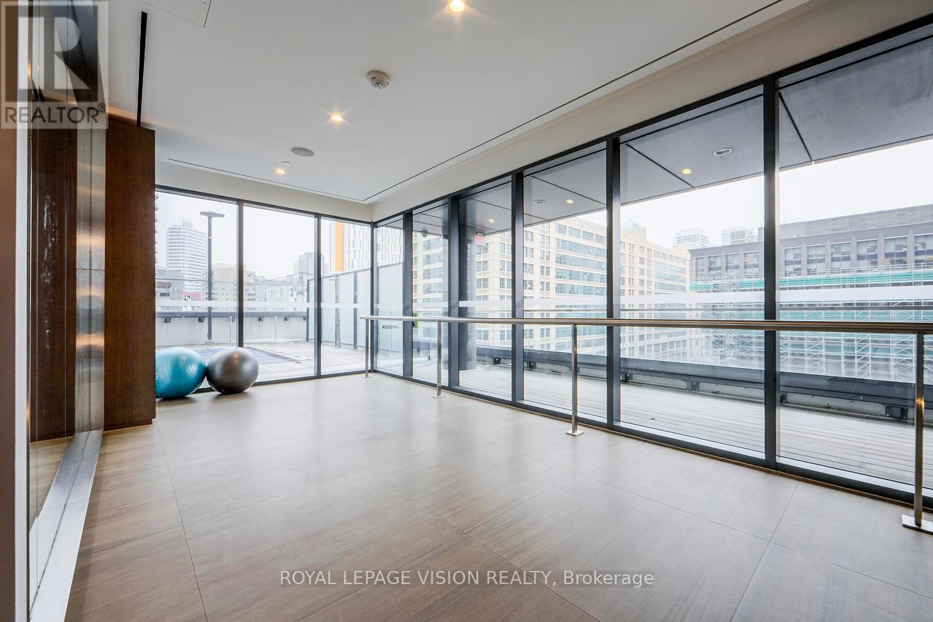 2401 - 159 Dundas Street E, Toronto, Ontario  M5B 1E4 - Photo 17 - C12706896