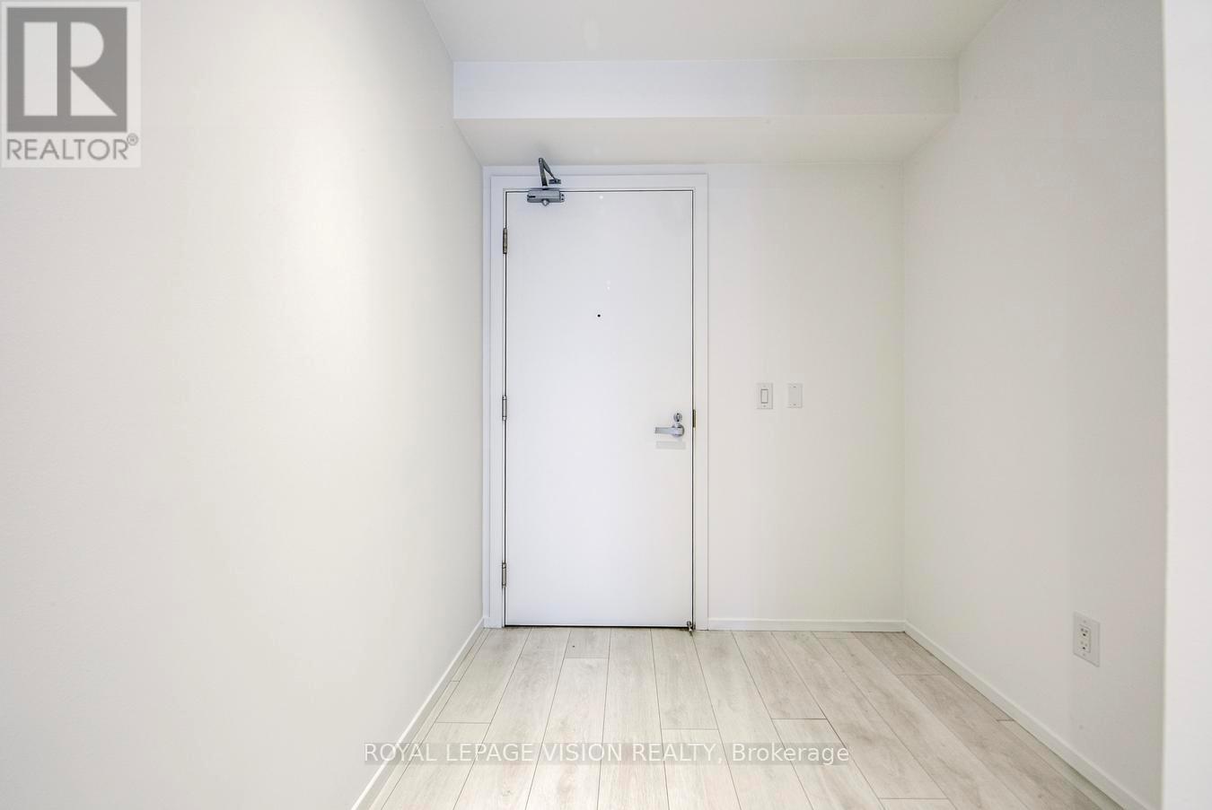 2401 - 159 Dundas Street E, Toronto, Ontario  M5B 1E4 - Photo 4 - C12706896