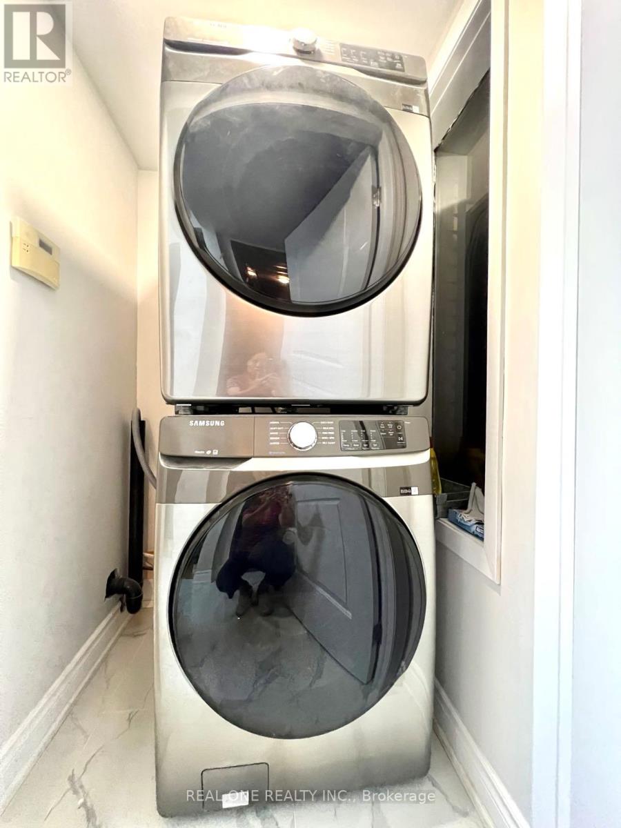 65 Dewlane Drive, Toronto, Ontario  M2R 2P9 - Photo 13 - C12706898