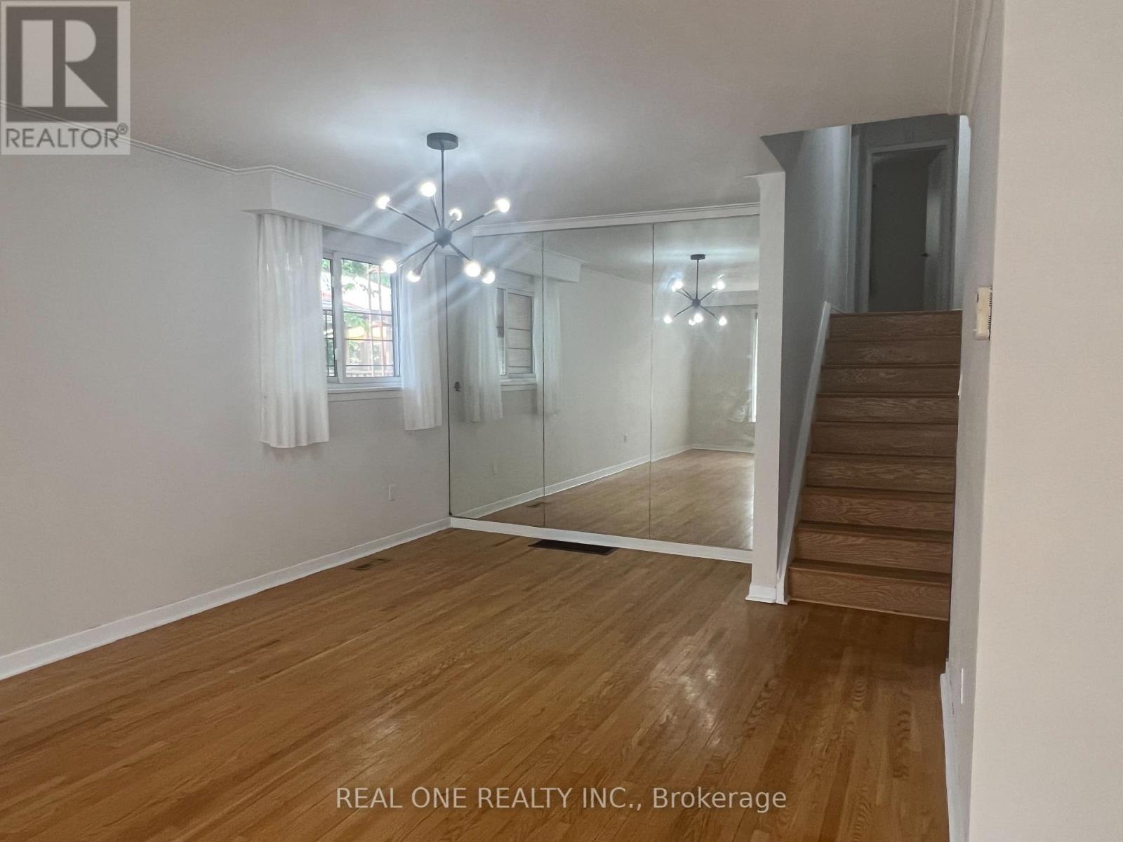 65 Dewlane Drive, Toronto, Ontario  M2R 2P9 - Photo 5 - C12706898