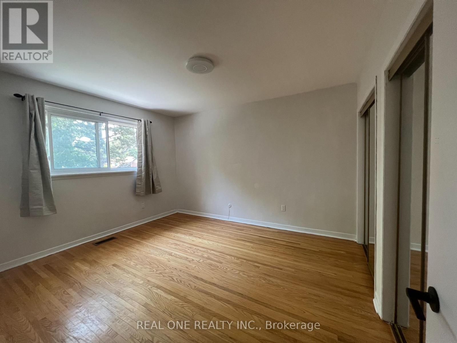 65 Dewlane Drive, Toronto, Ontario  M2R 2P9 - Photo 8 - C12706898