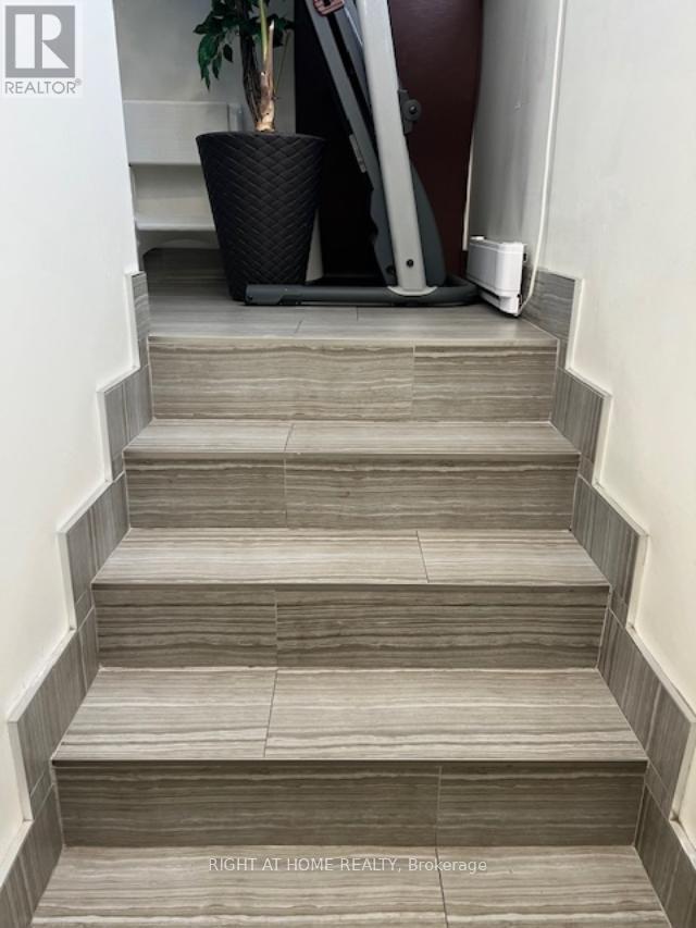 Basement Apartment - 53 Major Mackenzie Drive E, Richmond Hill, Ontario  L4C 1G8 - Photo 14 - N12706894