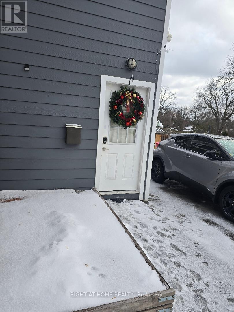 Basement Apartment - 53 Major Mackenzie Drive E, Richmond Hill, Ontario  L4C 1G8 - Photo 2 - N12706894