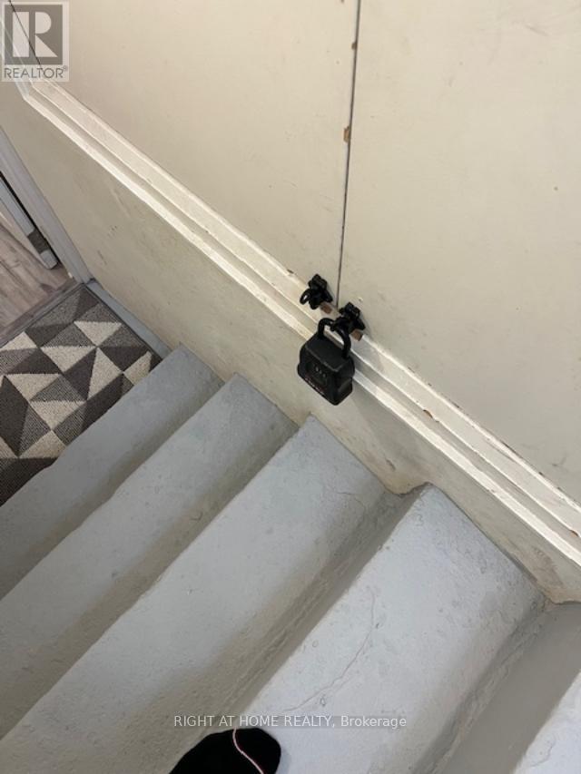 Basement Apartment - 53 Major Mackenzie Drive E, Richmond Hill, Ontario  L4C 1G8 - Photo 4 - N12706894