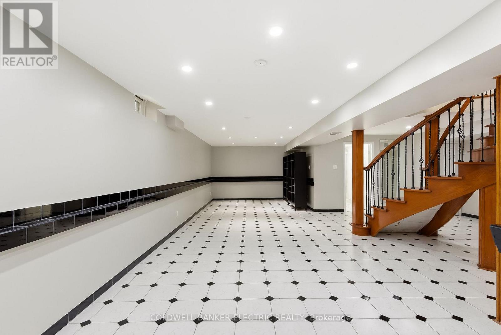 86 Rollo Drive, Ajax, Ontario  L1S 7B7 - Photo 39 - E12706032