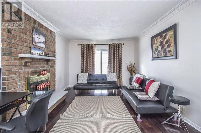 2 Hampstead Court, Markham, Ontario  L3R 3S7 - Photo 5 - N12706906