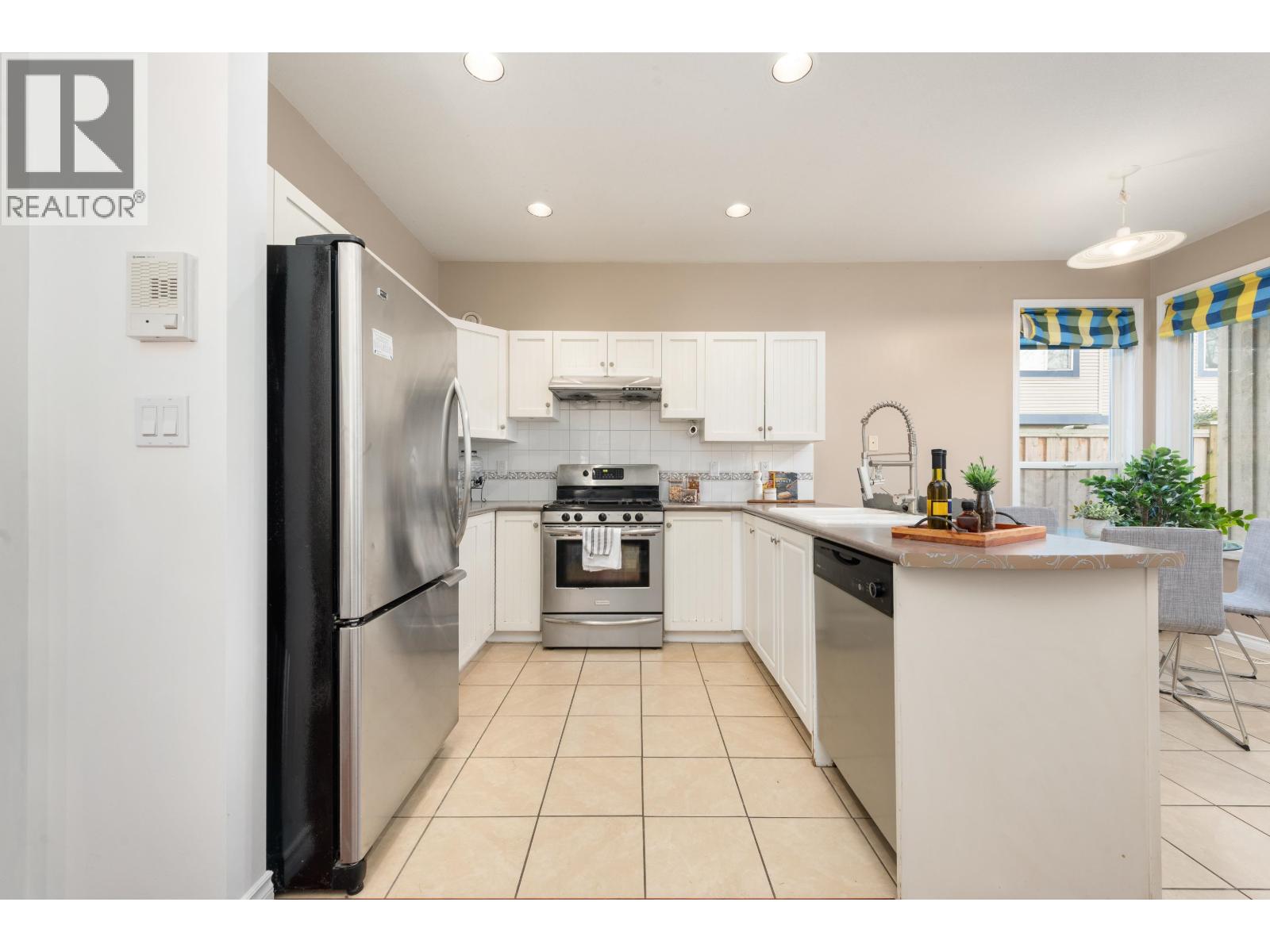 10231 Cambie Road, Richmond, British Columbia  V6X 4A4 - Photo 10 - R3074761