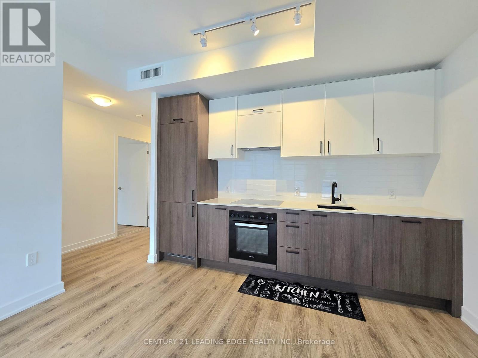 1020 - 1 Quarrington Lane, Toronto, Ontario  M3C 0S4 - Photo 4 - C12706940